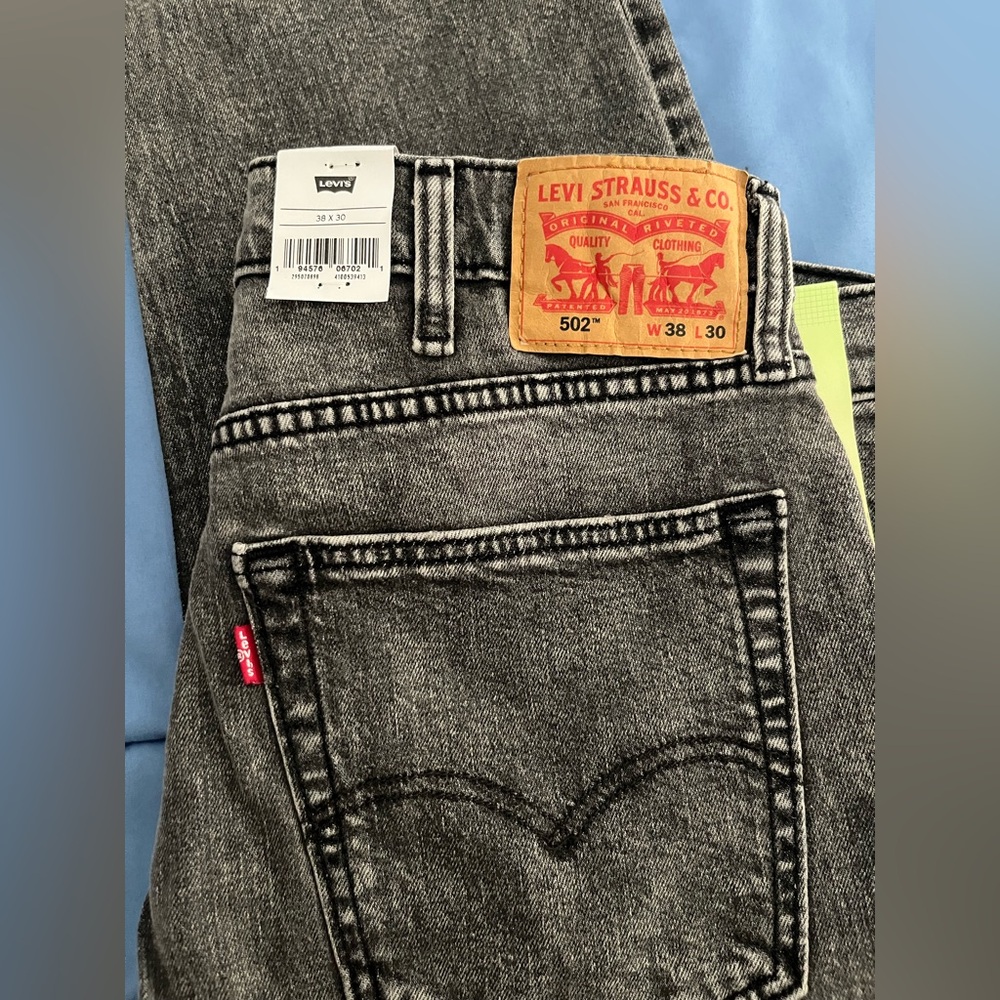 LEVI’S 502 Jeans
